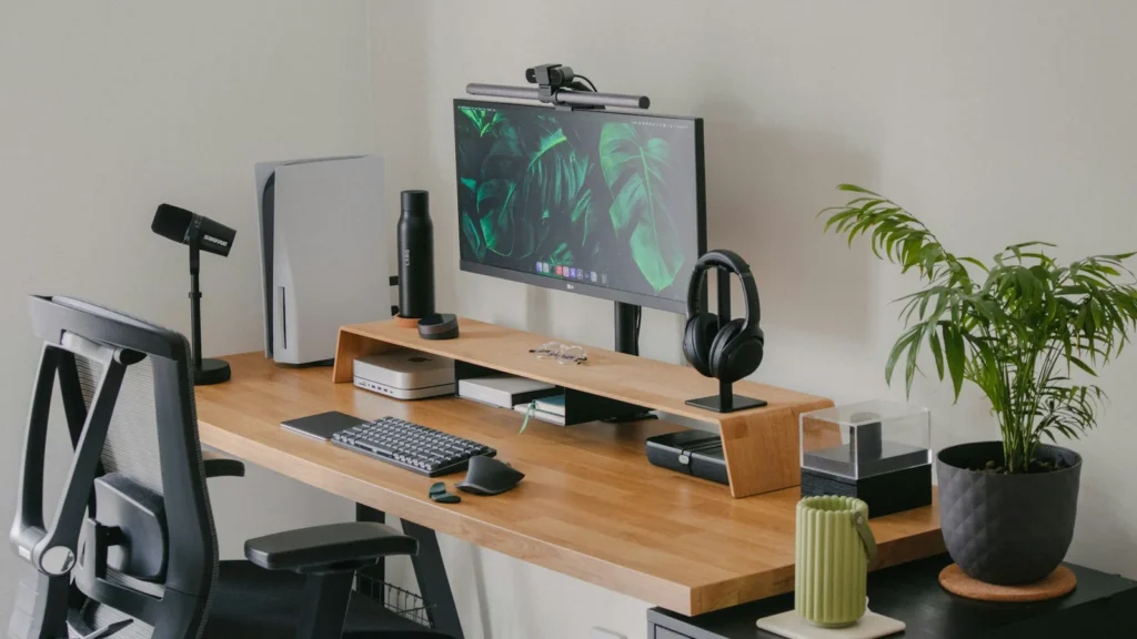 Como montar uma mesa de home office que funciona
